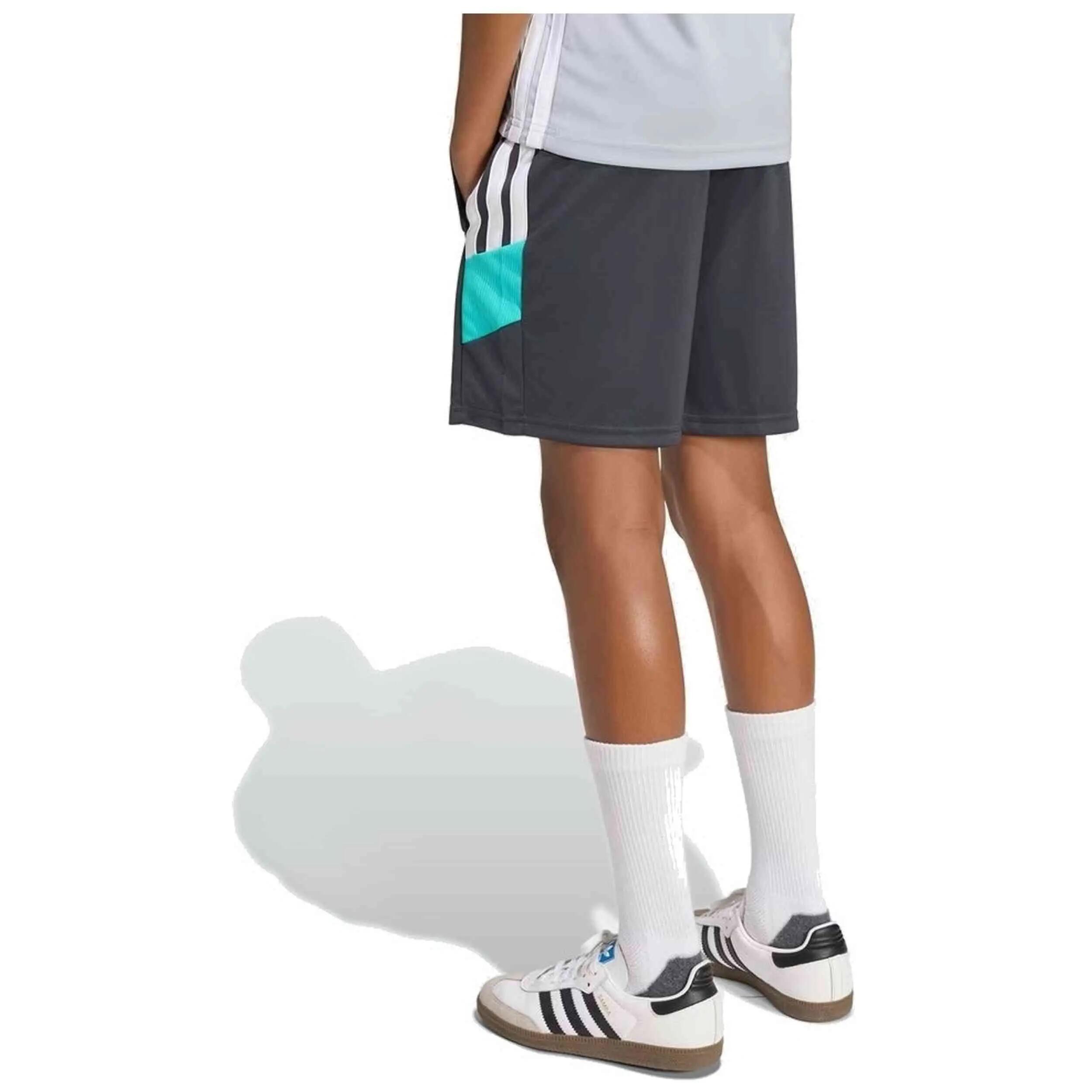 Short Adidas modèle Tiro 26 Essentials "Night Grey / Mint R pour unisexe enfants 2/4