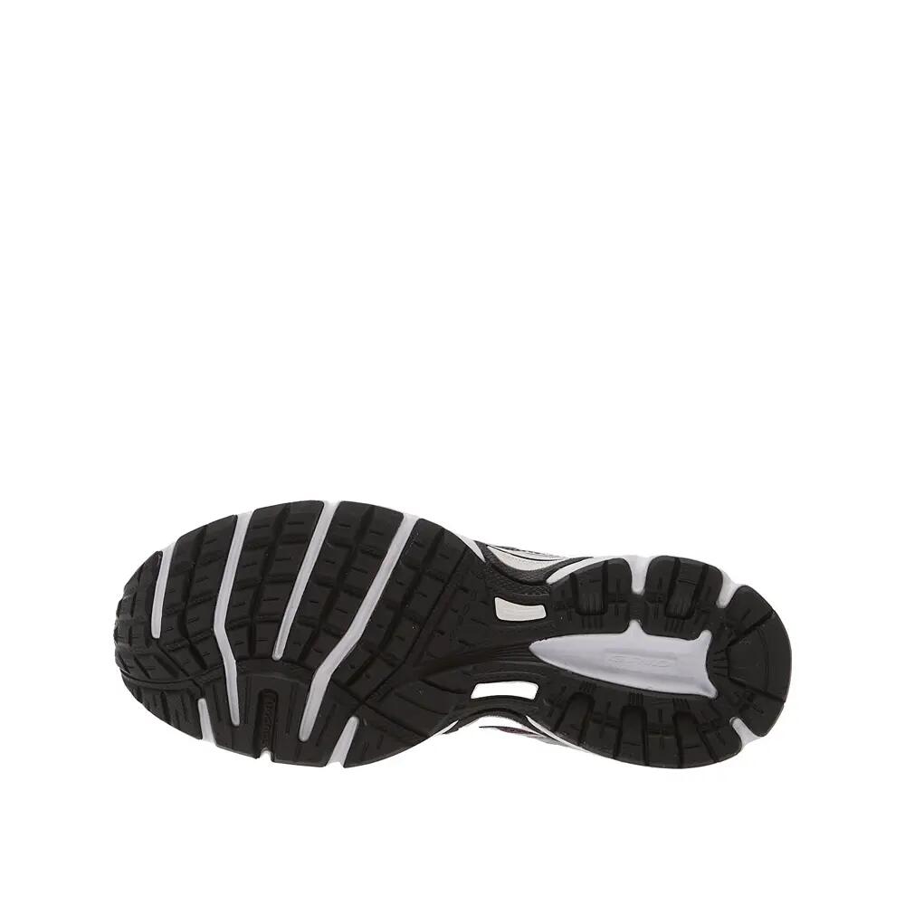 SAUCONY picture