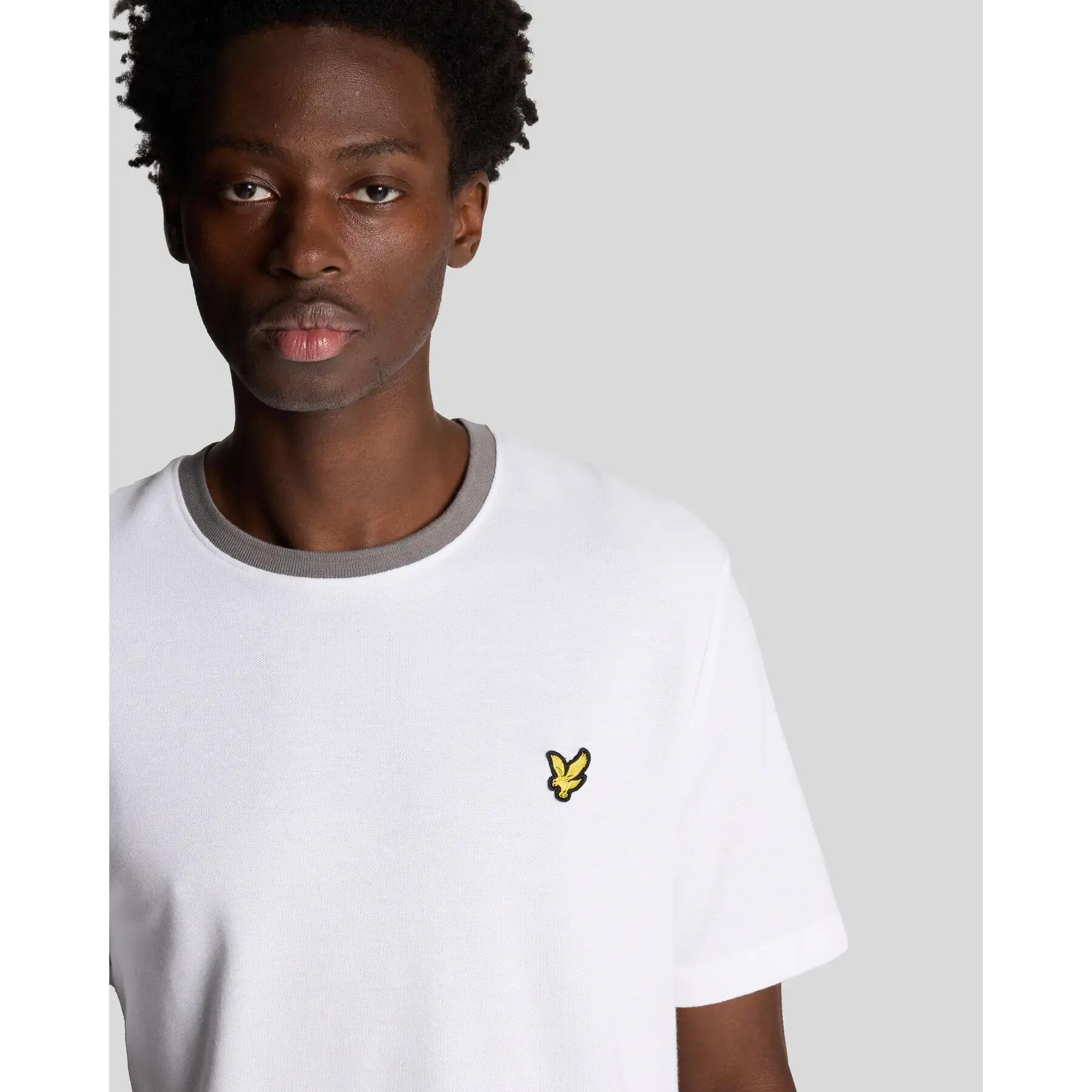 T-shirt z kontrastowym dekoltem Lyle & Scott 5/5