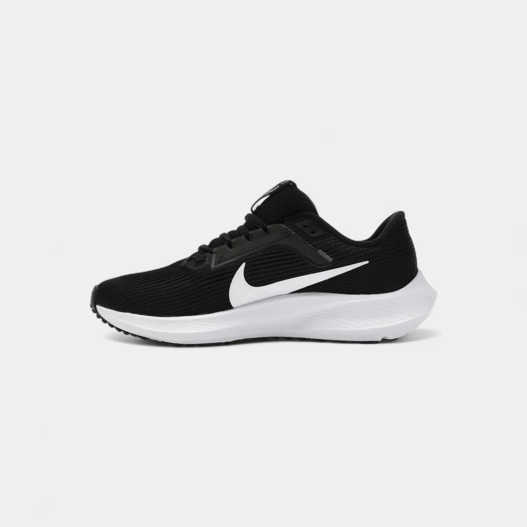 Nike Air Zoom Pegasus 40 Black White 4/5