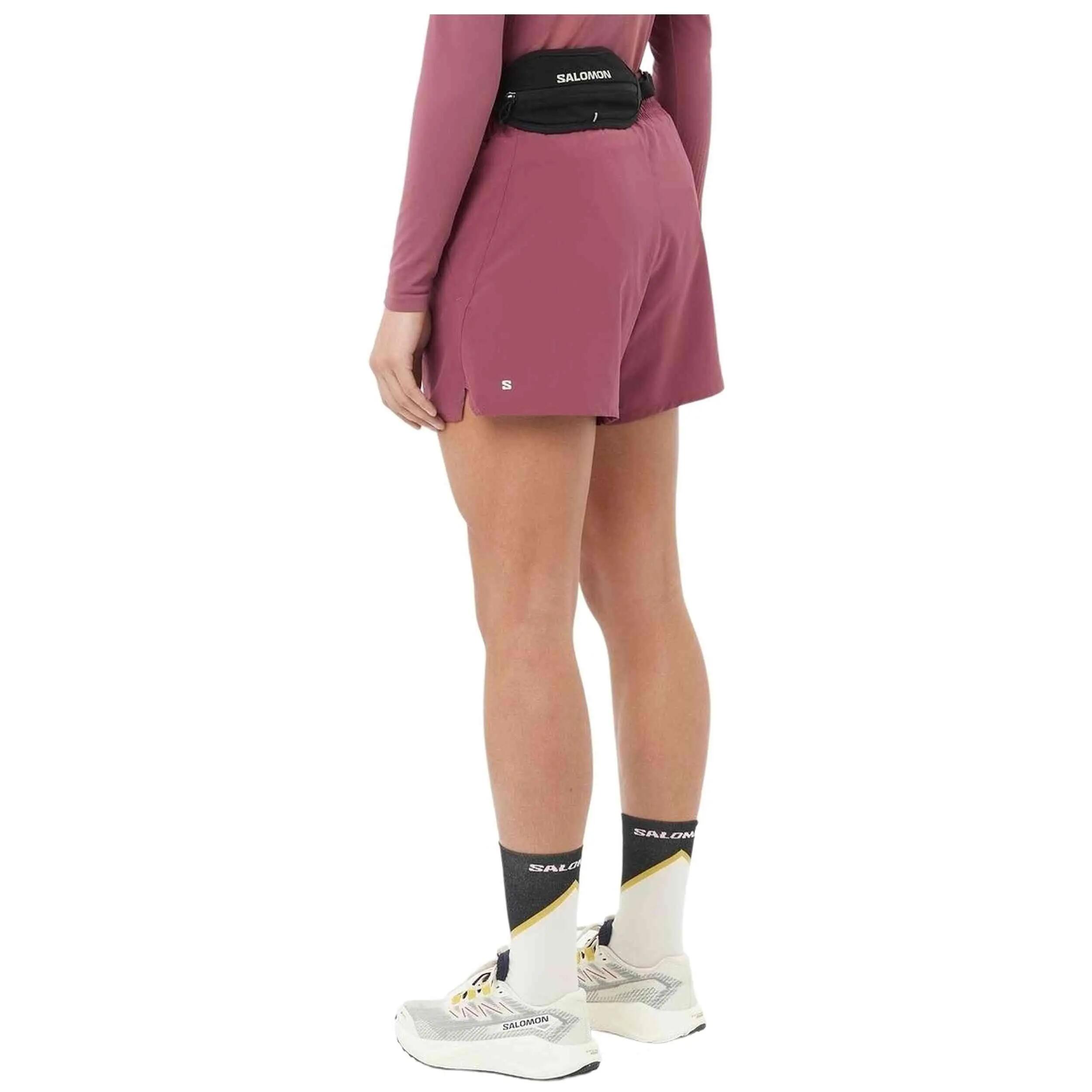 Pantaloncini Salomon modello SHKout CORE 4" per donne 2/2