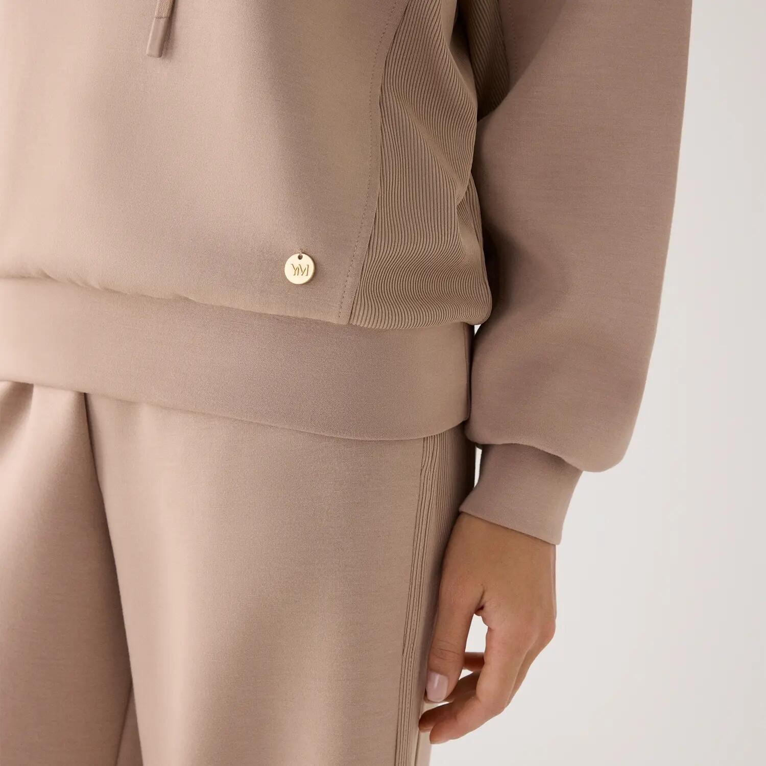 Sudadera afelpada con capucha beige 7/7