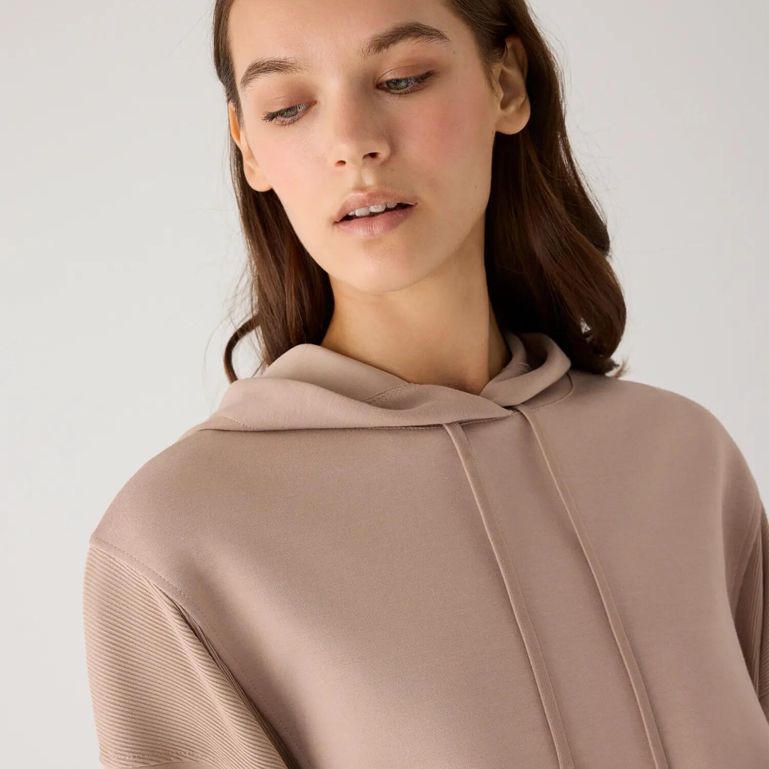 Sudadera afelpada con capucha beige 5/7