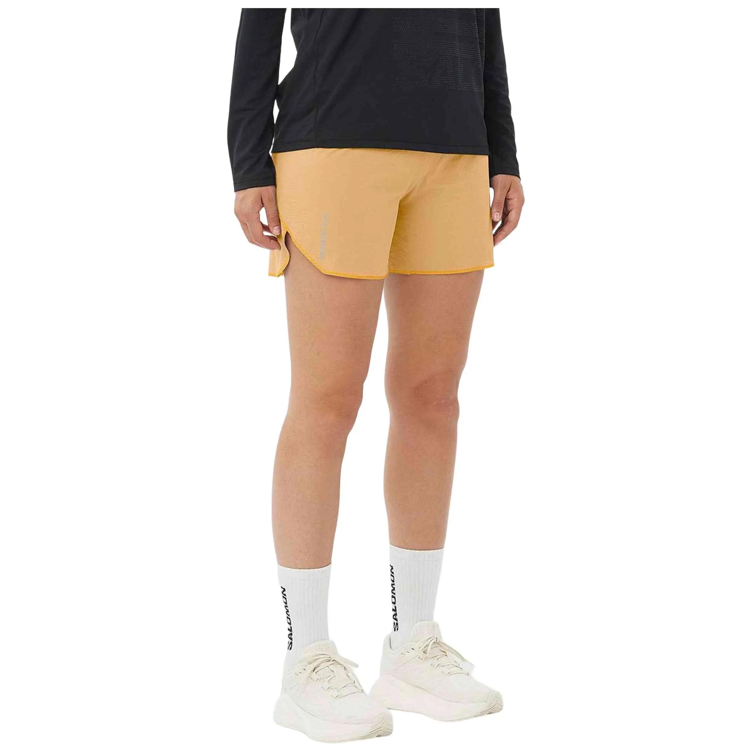 Pantaloncini Salomon modello Sense Aero 5 per donne 2/3