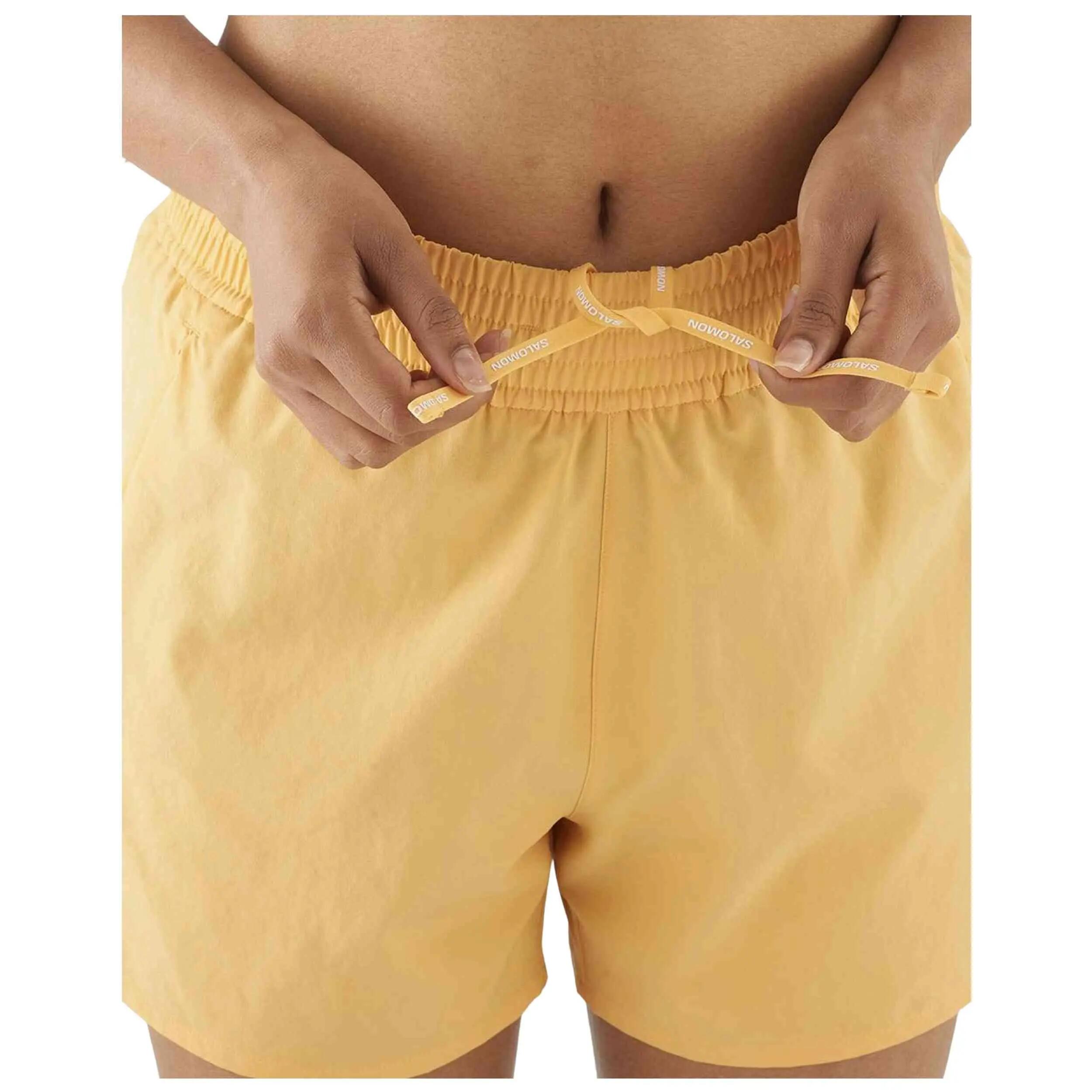 Kurze hose Salomon Modell SHKout Core 4" für frauen 5/5