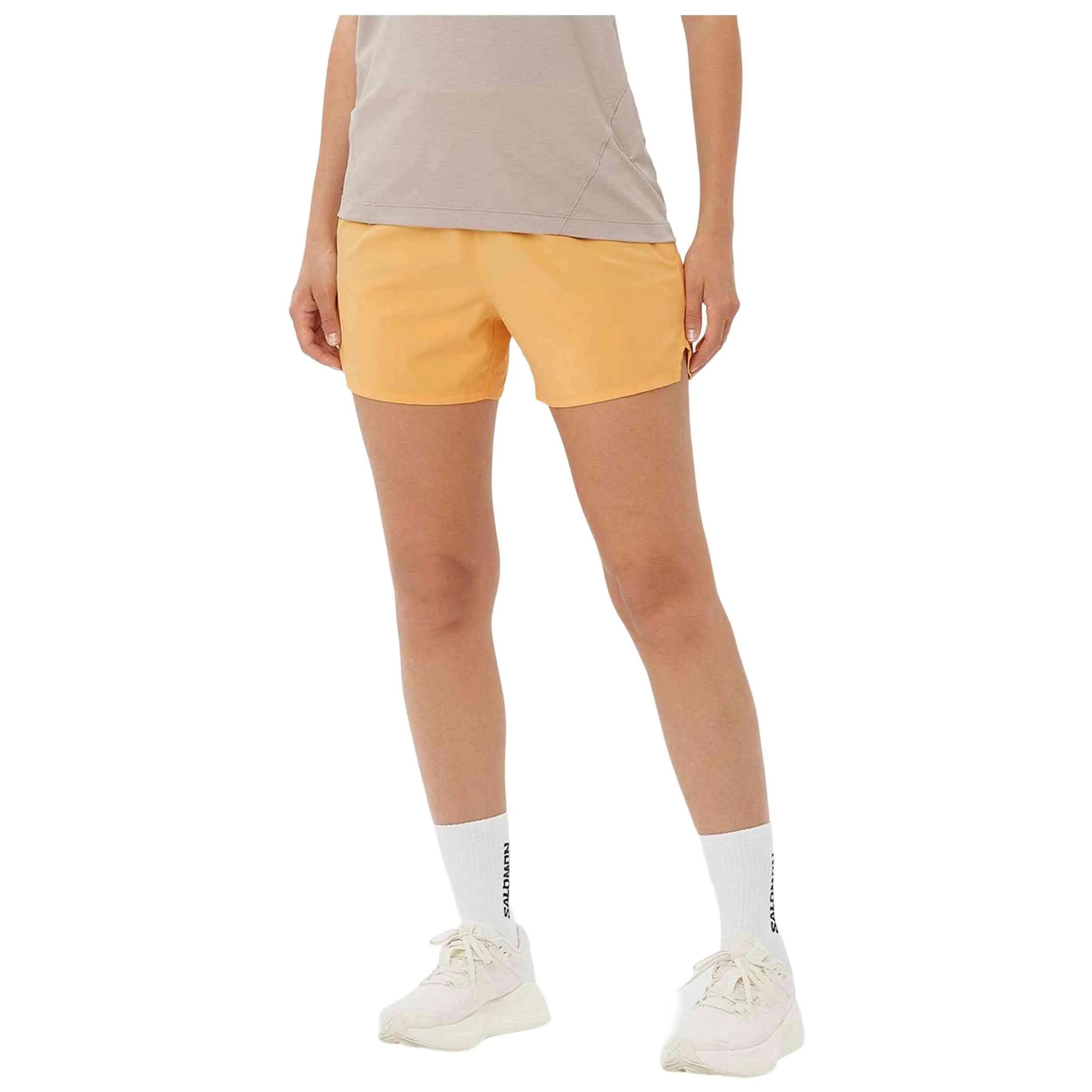 Kurze hose Salomon Modell SHKout Core 4" für frauen 3/5