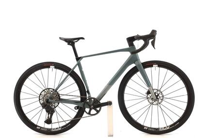 Gravel reconditionné · X-ROAD Team Issue Di2 12V · Très bon état