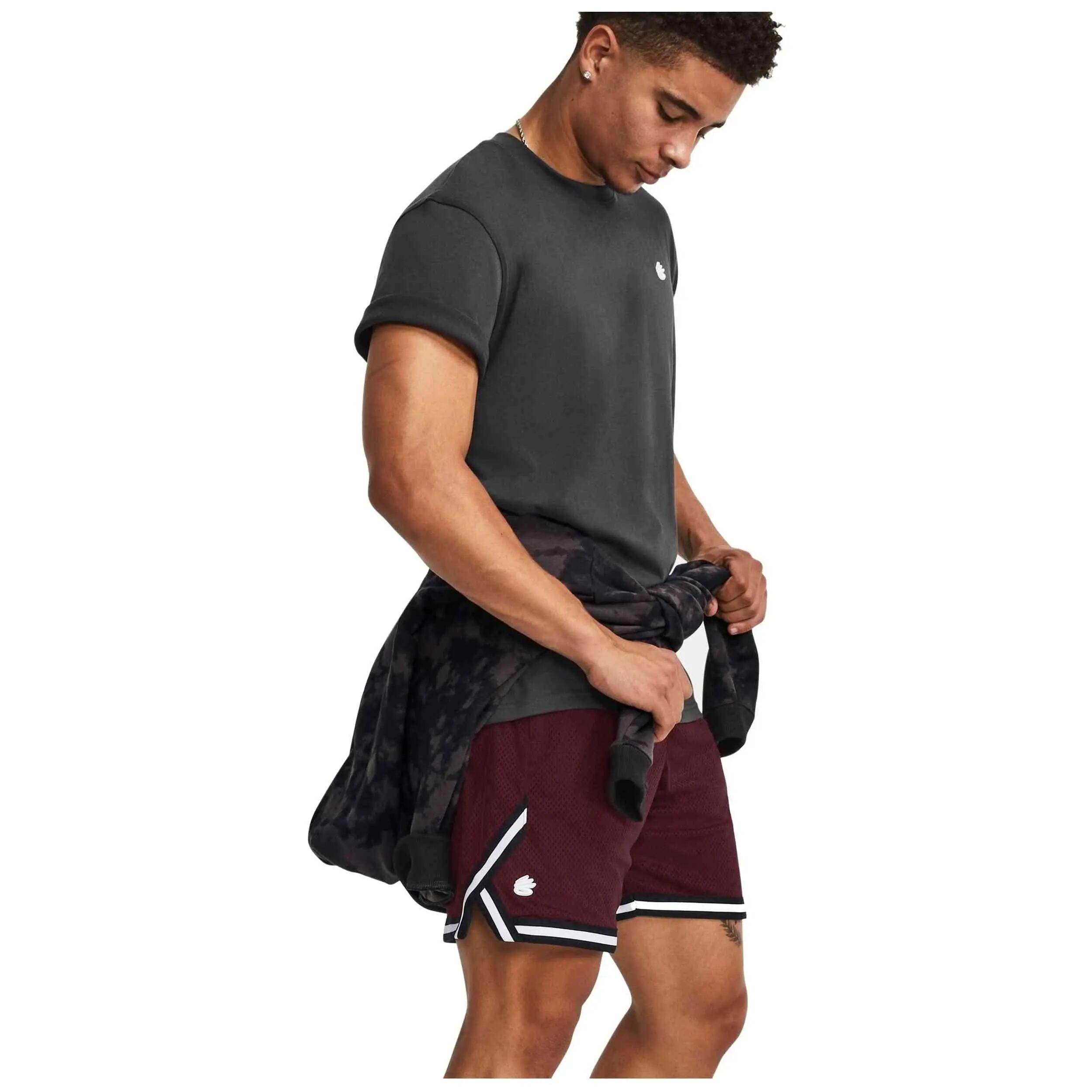 Pantalon corto Under Armour modelo Under Armour Men's Curry Mesh Sho para hombre 4/5