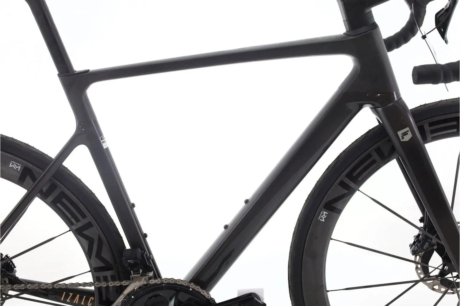 Tweedehands racefiets ·  Izalco Max Di2 12V · Zeer goede toestand 2/8