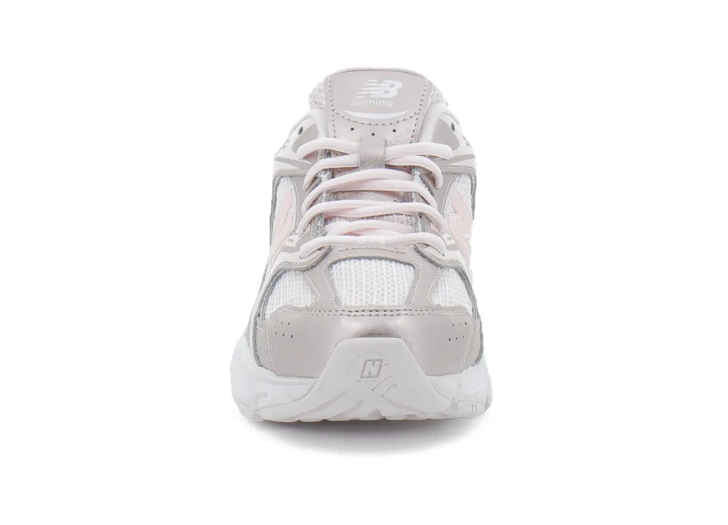 New Balance 530 Lace Shoes in Pink 2/5