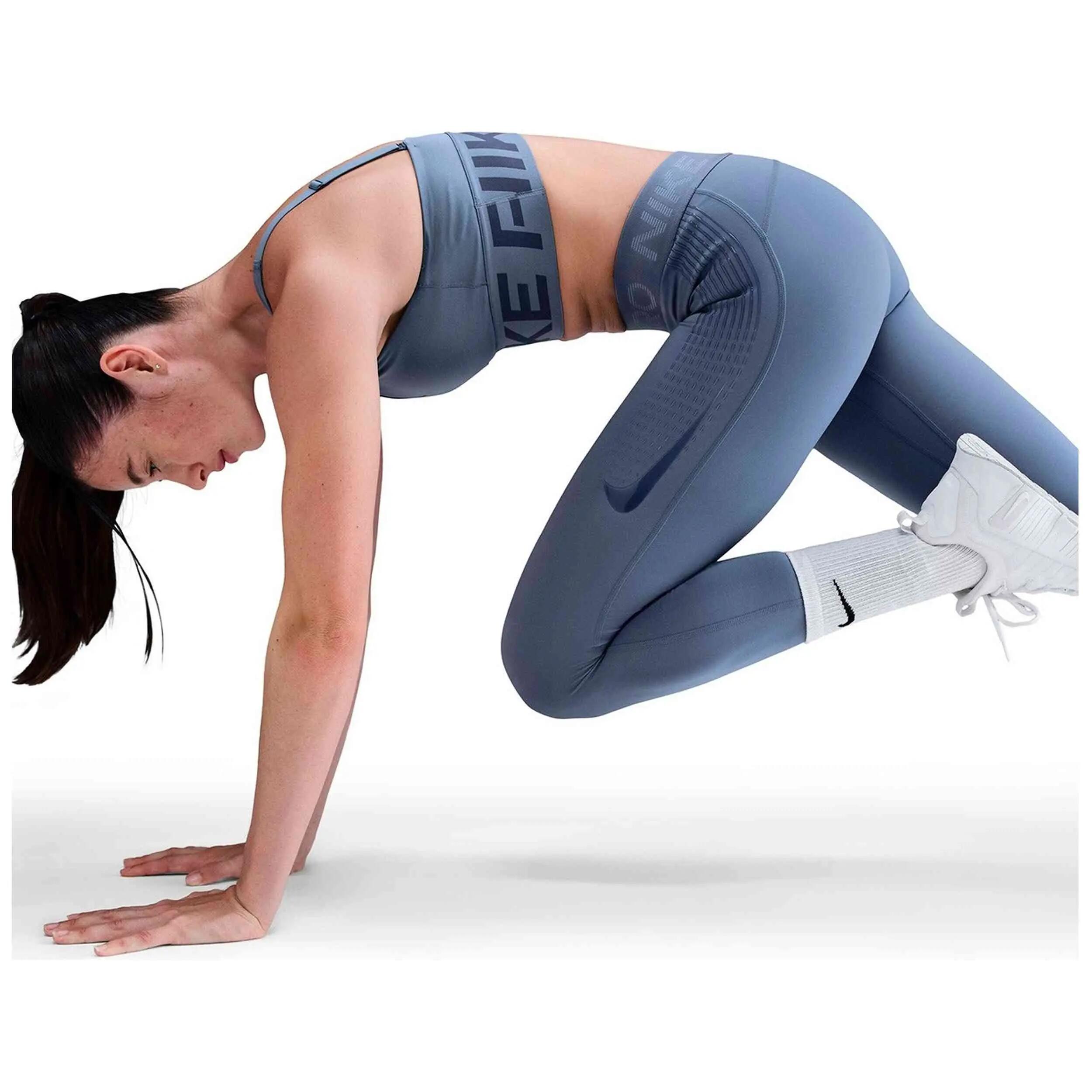 Calções Nike modelo HV2348-499 para mulheres 4/5