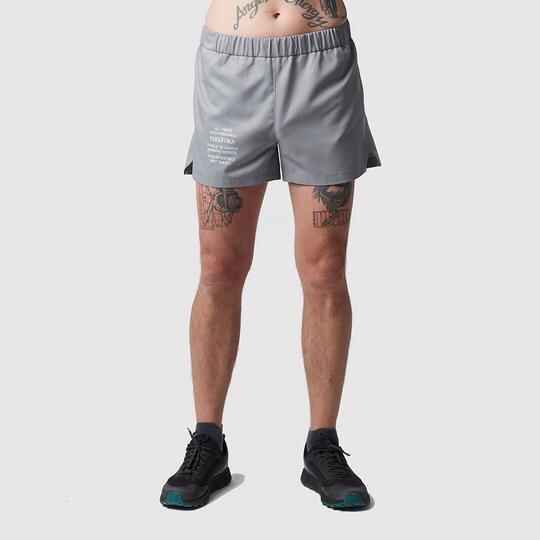 C2C Running Shorts Herren, nachhaltige kurze Laufhose, hellgrau, mit Aufdruck