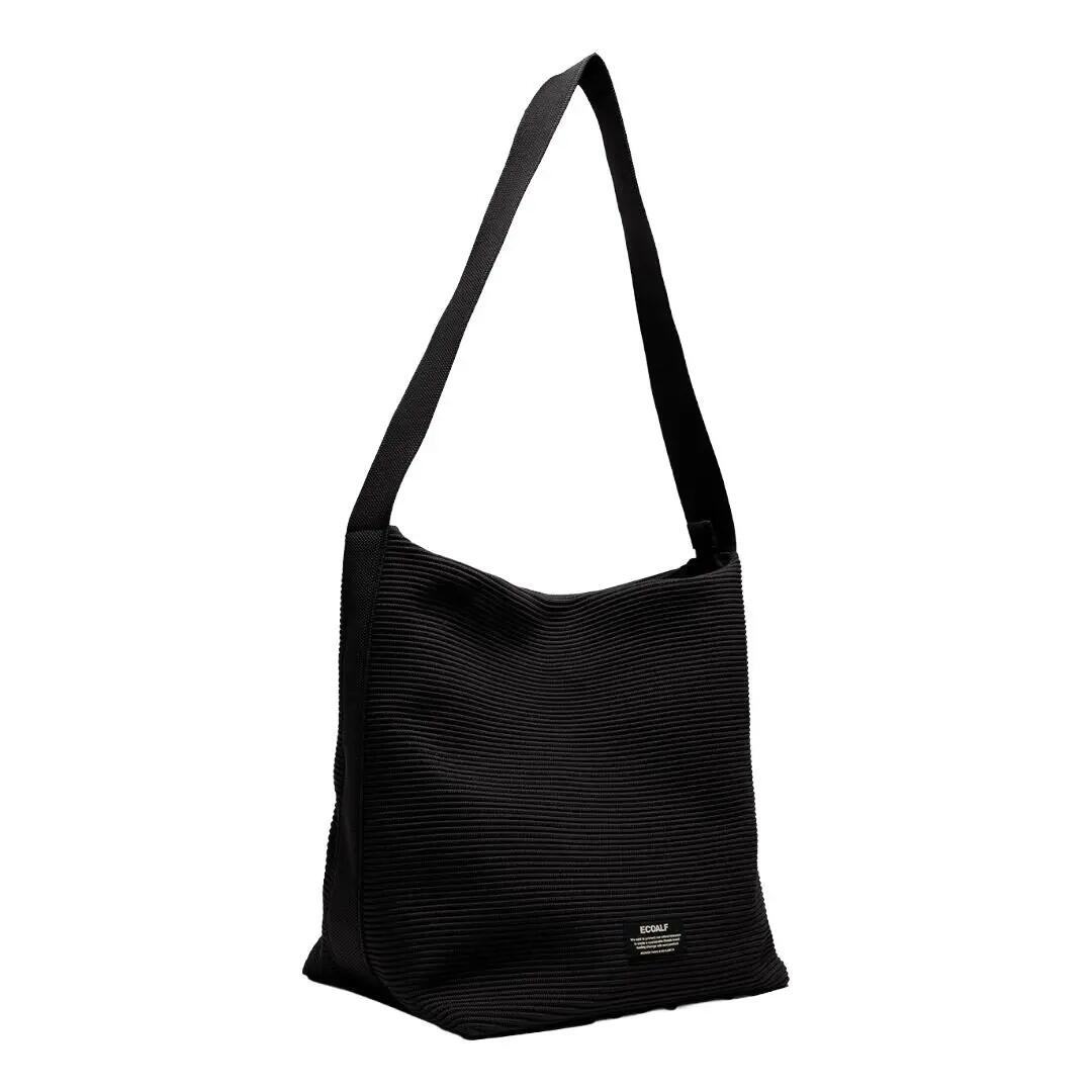 Bolso Negro Ecoalf Bucket Tika Black con Efecto Pana Cómodo y Ligero 2/4