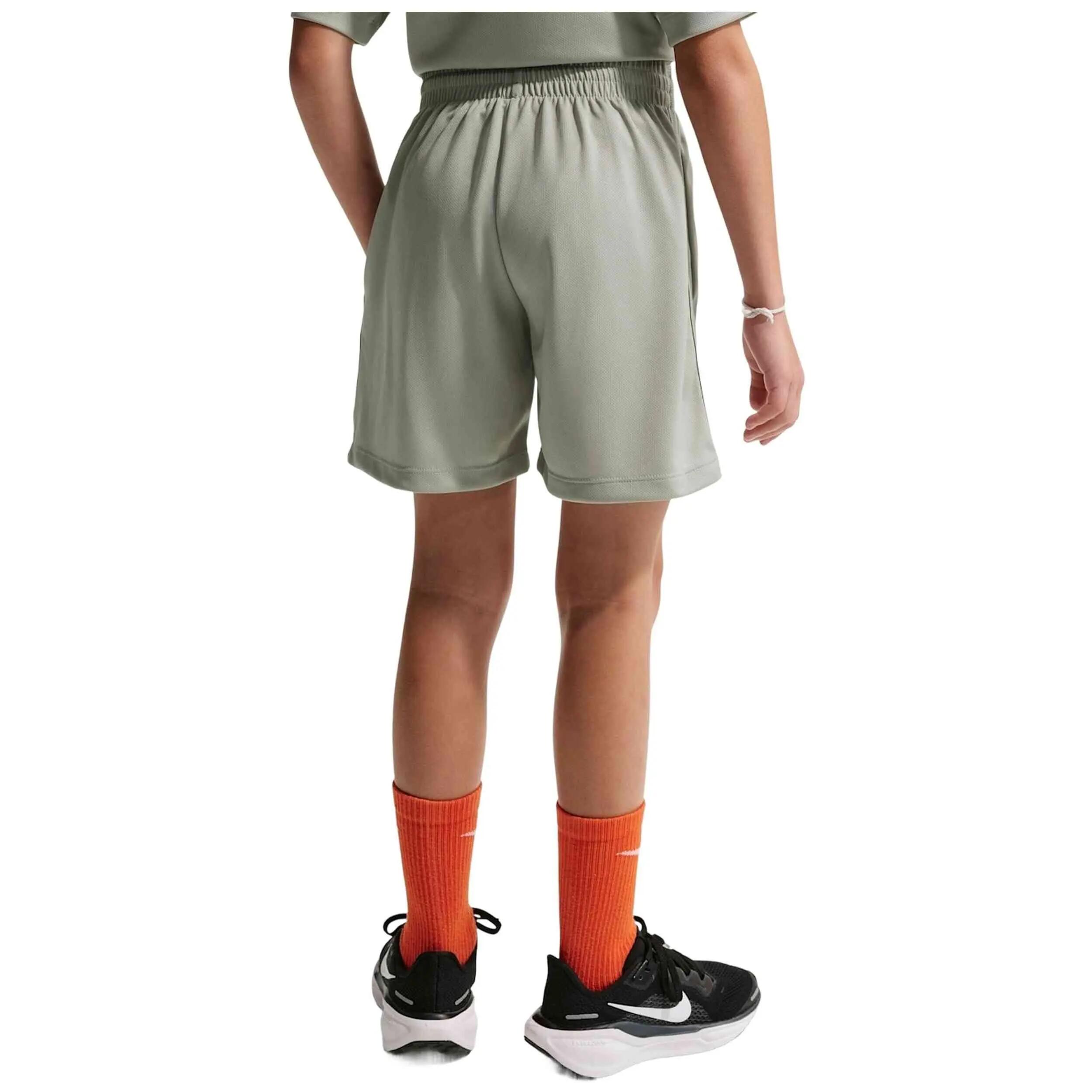 Pantalon corto Nike modelo IF2431-304 para niños 3/5