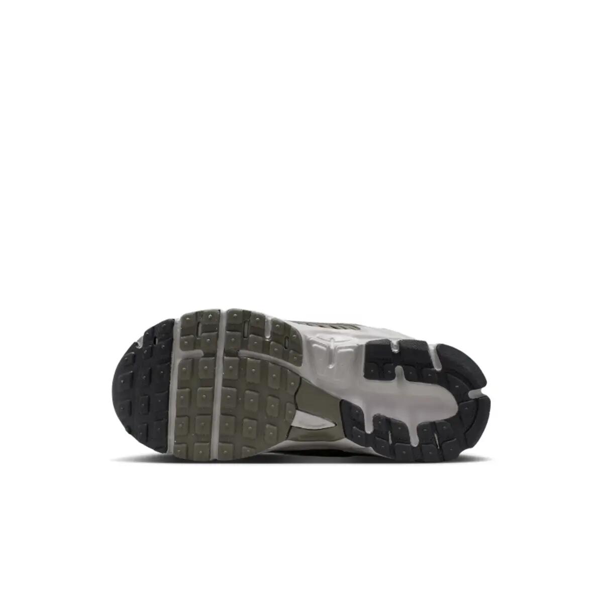 Nike Vomero 5 College Grey Cave Stone Metallic Silver Black (PS) 3/6