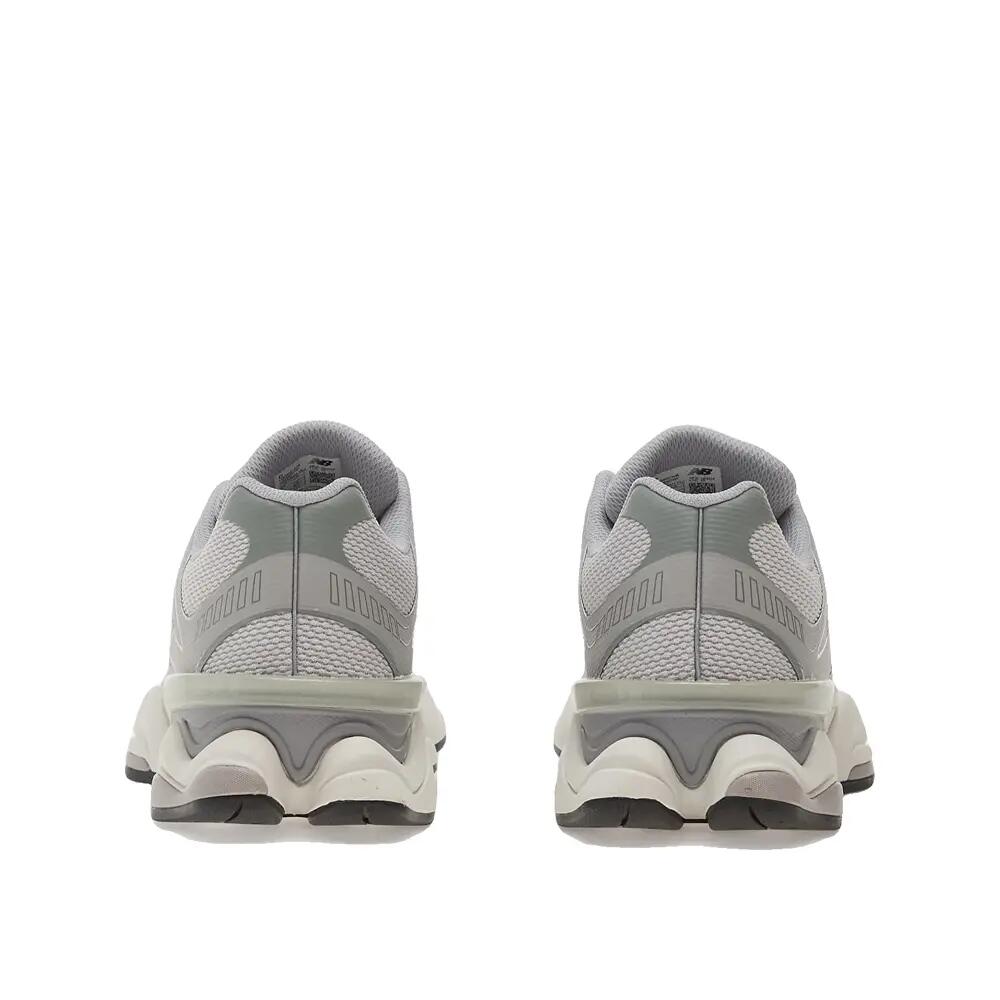 Zapatos New Balance 9060 Gris 4/6