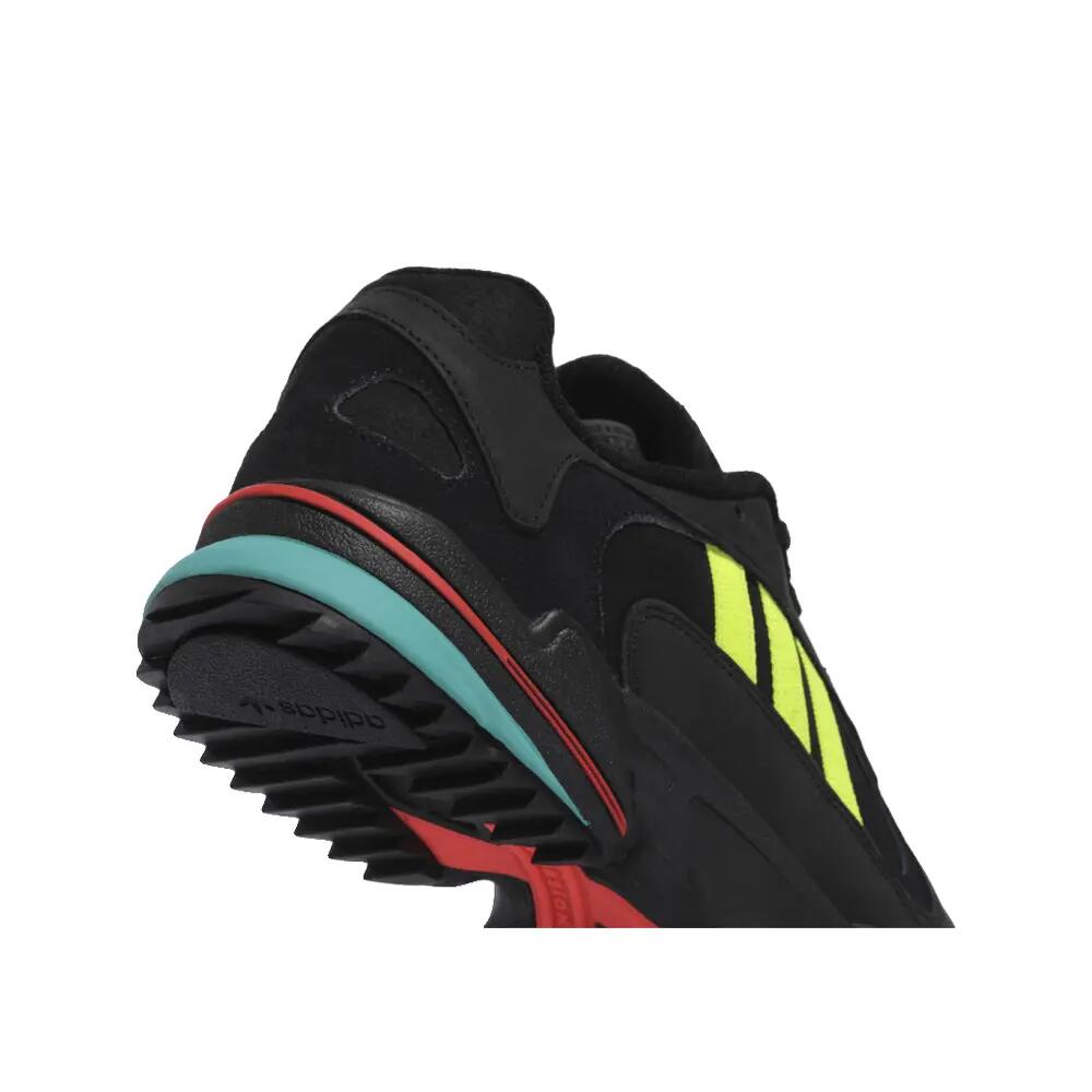 Zapatillas de trail adidas Yung-1 Trail Negro/Amarillo Solar 8/8