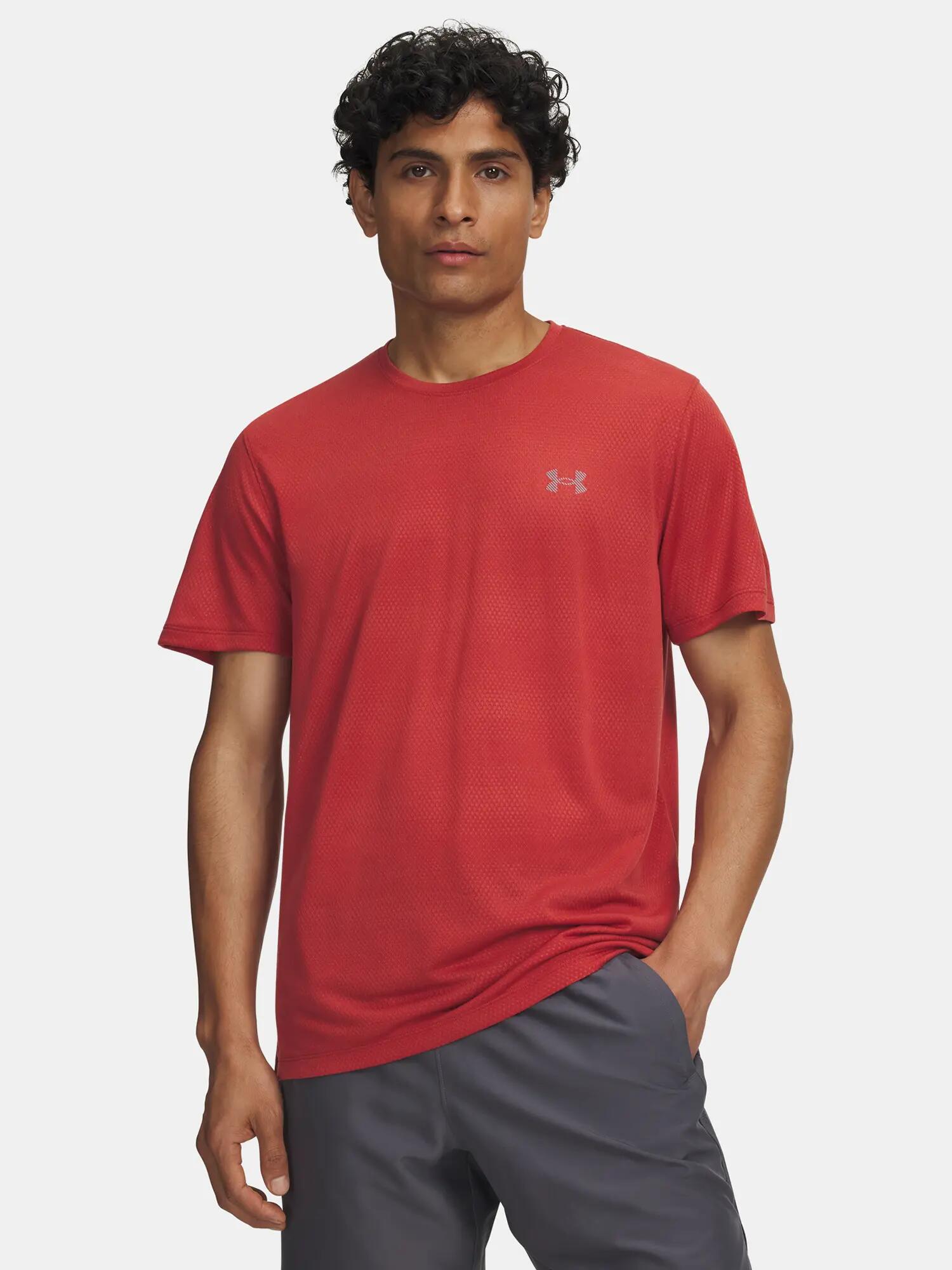 UNDER ARMOUR picture
