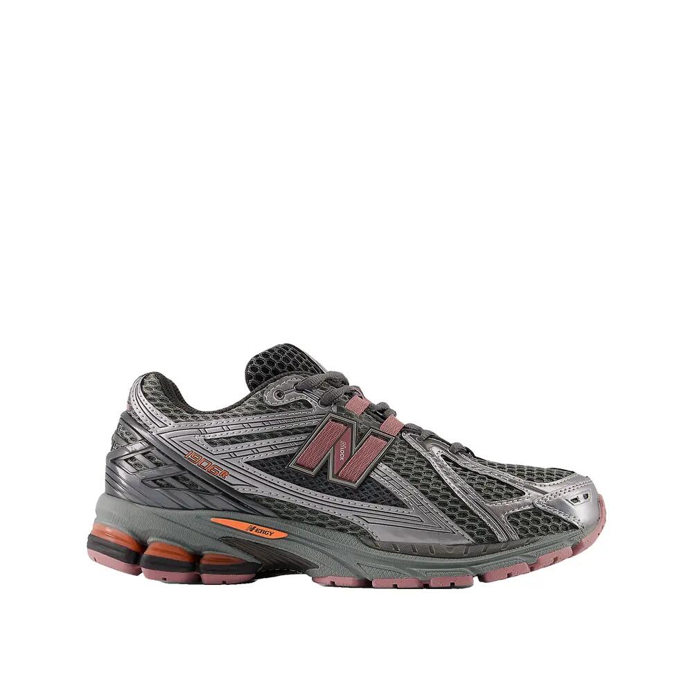 NEW BALANCE picture