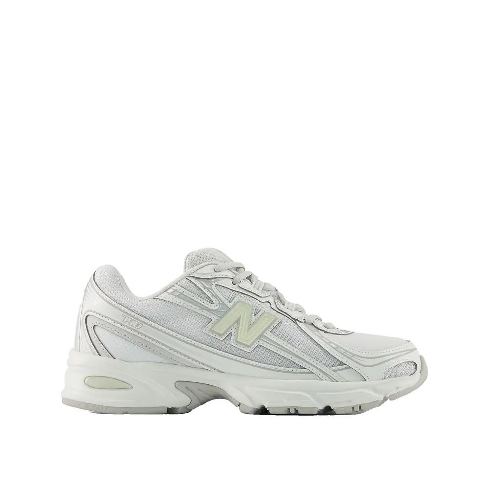 NEW BALANCE picture