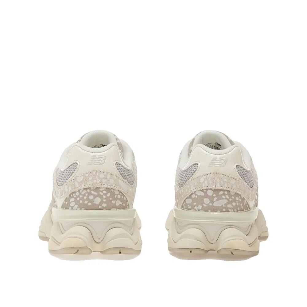 Chaussures New Balance 9060 Grise 4/6