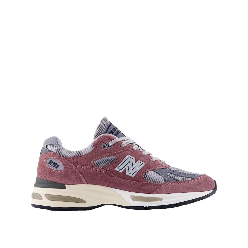 NEW BALANCE picture