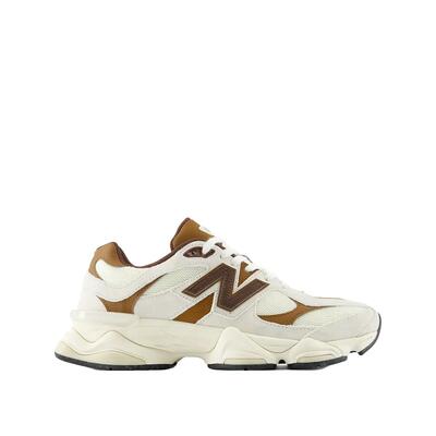 Scarpe da donna New Balance beige.