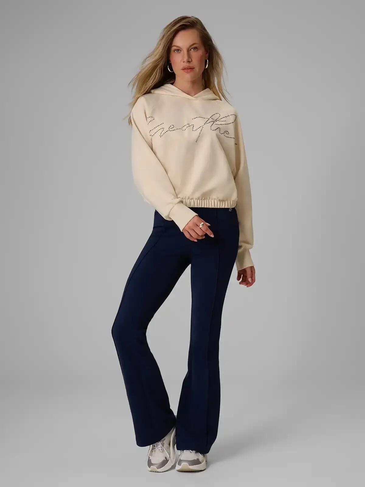 Bluza z kapturem i aplikacją z dekoracyjnych jetów damska 4F 4FWAW26TSWSF2670 5/7