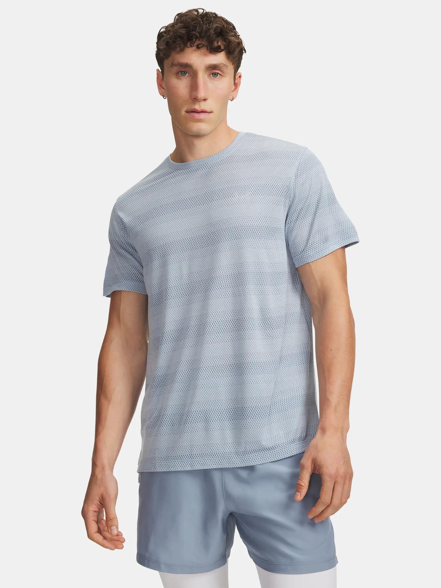 UNDER ARMOUR picture
