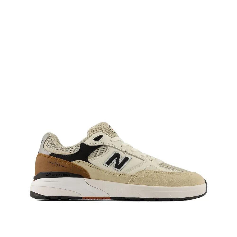 NEW BALANCE picture