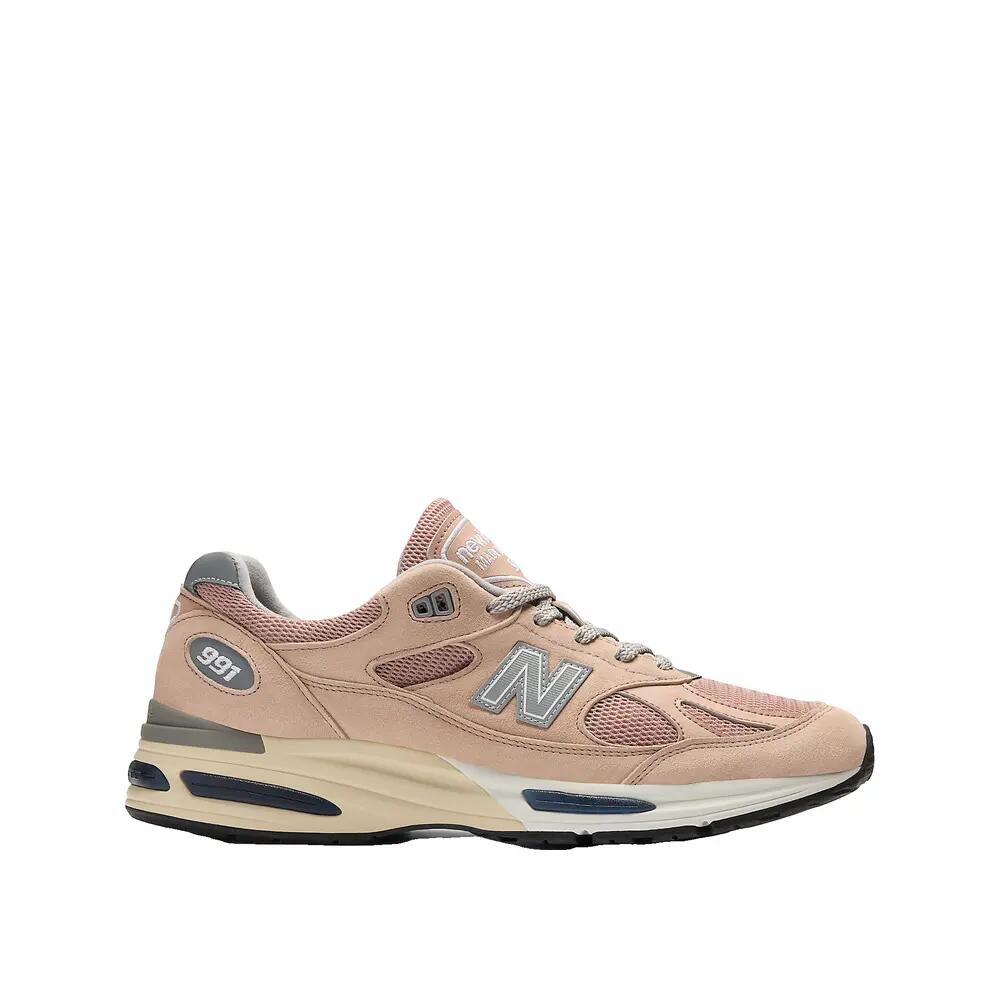 NEW BALANCE picture