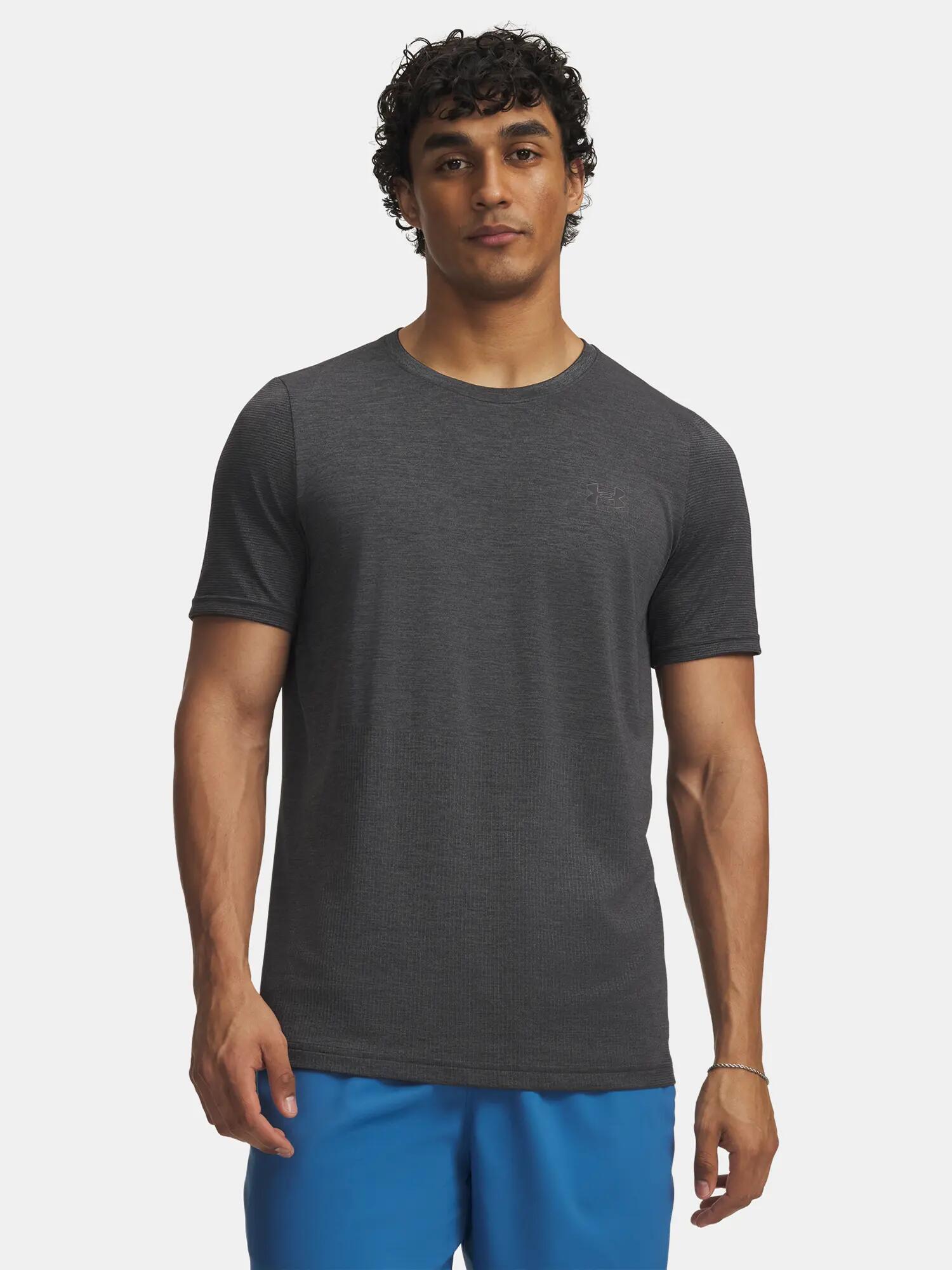 UNDER ARMOUR picture