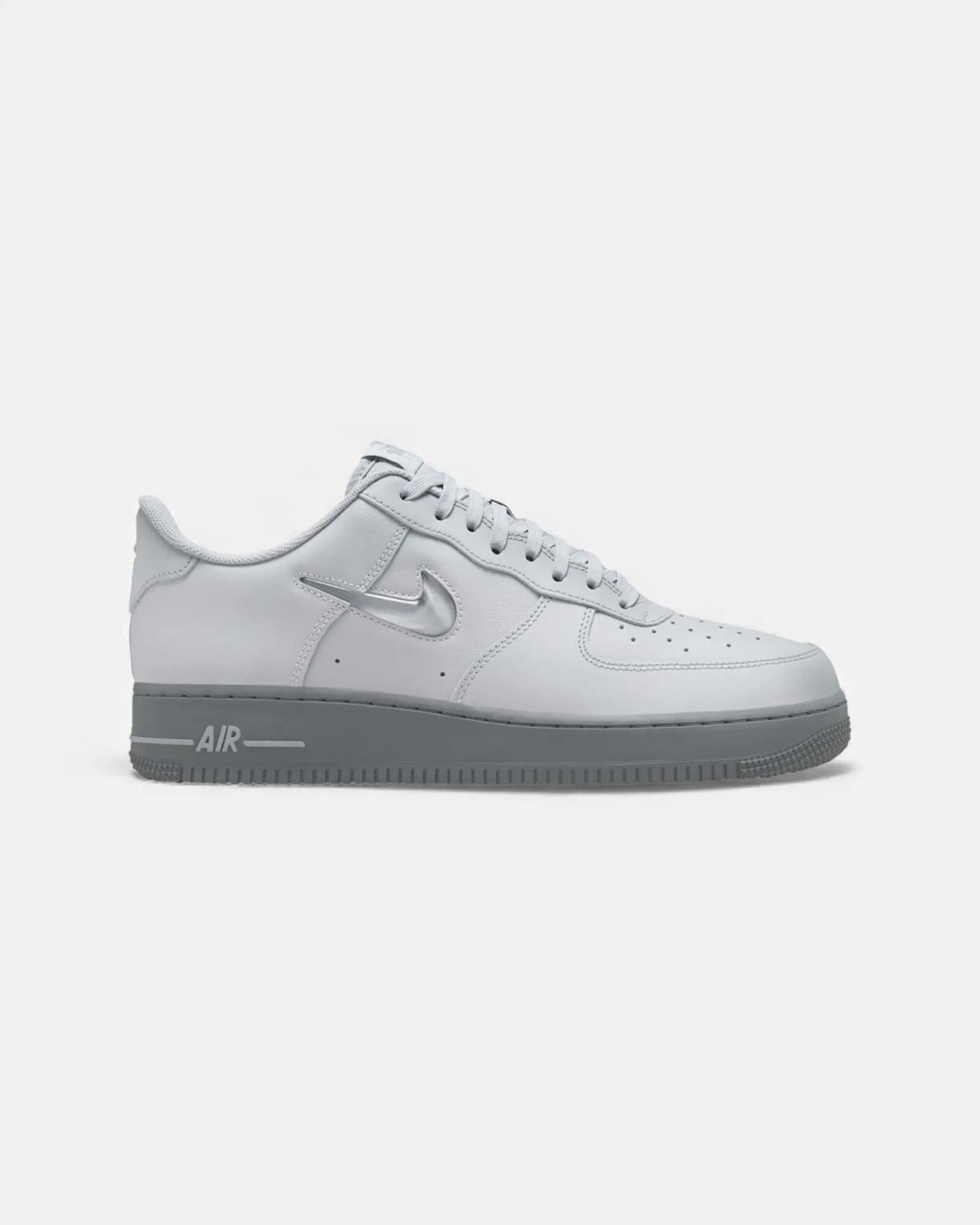 NIKE picture