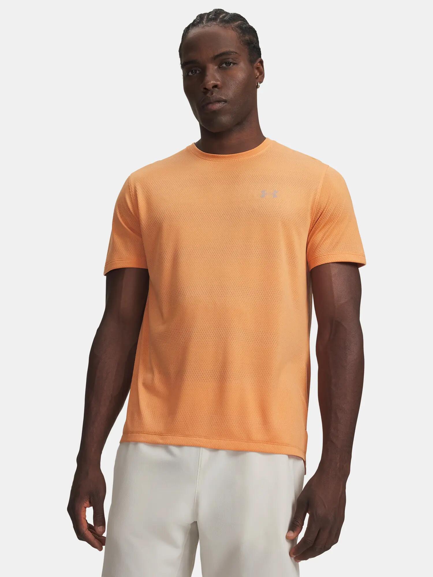 UNDER ARMOUR picture