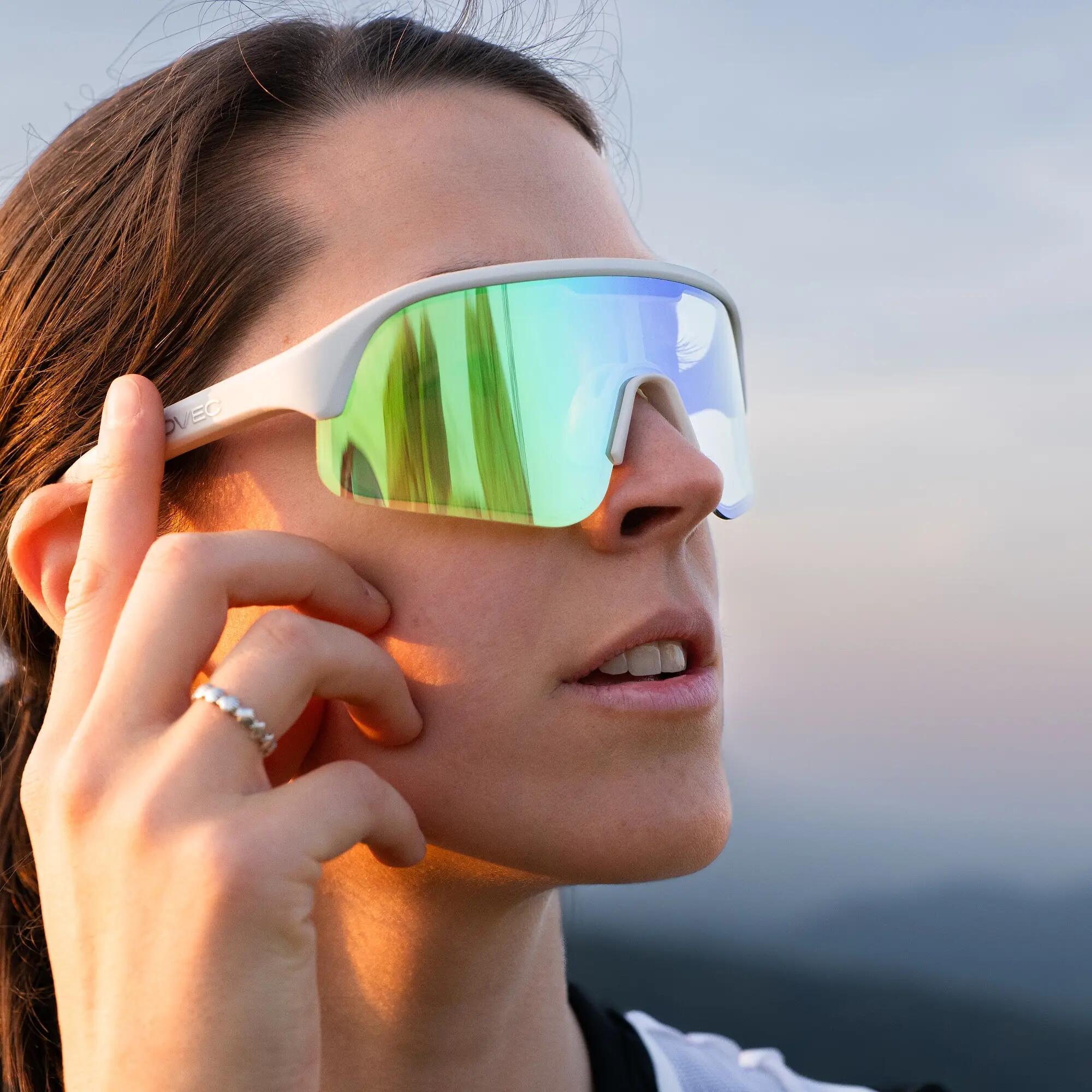 Sport Electrochromic Sunglasses C1 Arctic White - Green Revo 9/13