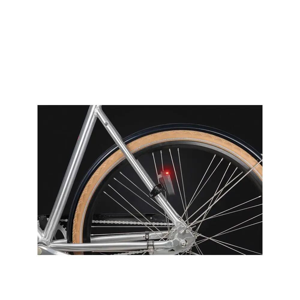 Compact Axa NYX Battery Rear Light with Z-Reflector 6/8