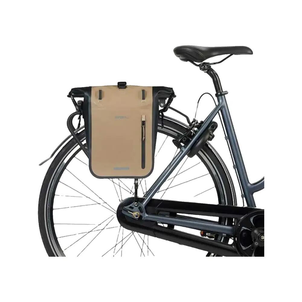 BASIL Rivo M pojedyncza torba rowerowa 12–15L MIK plandeka - piaskowy/czarny 6/6