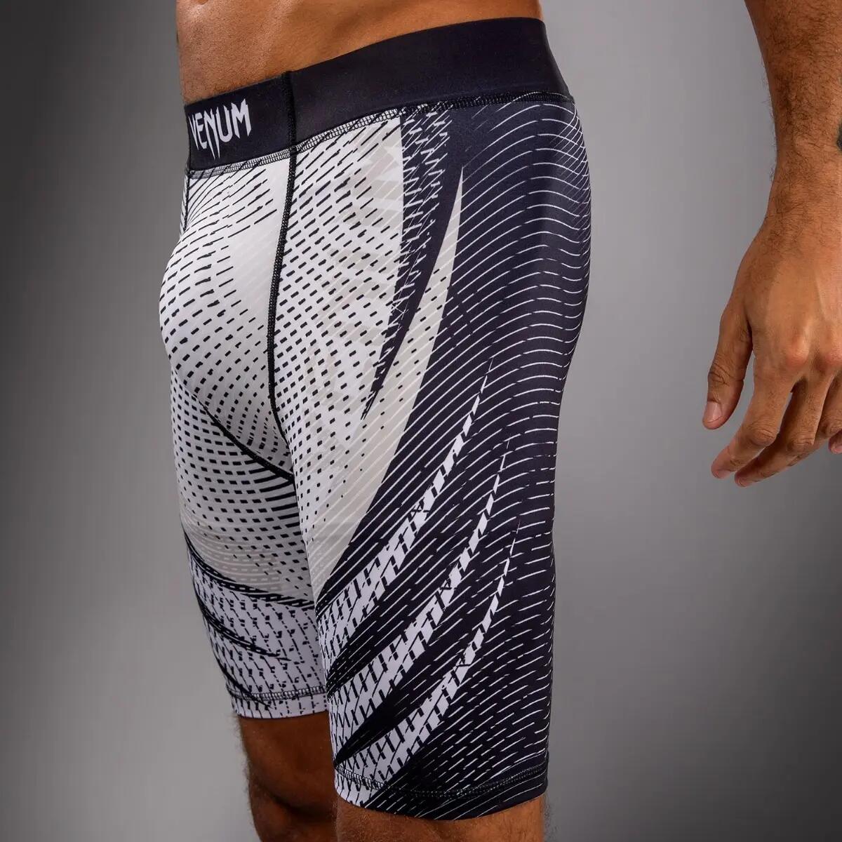 Vale Tudo Shorts Venum Galactic 3.0 Weiss/Schwarz XL 6/7