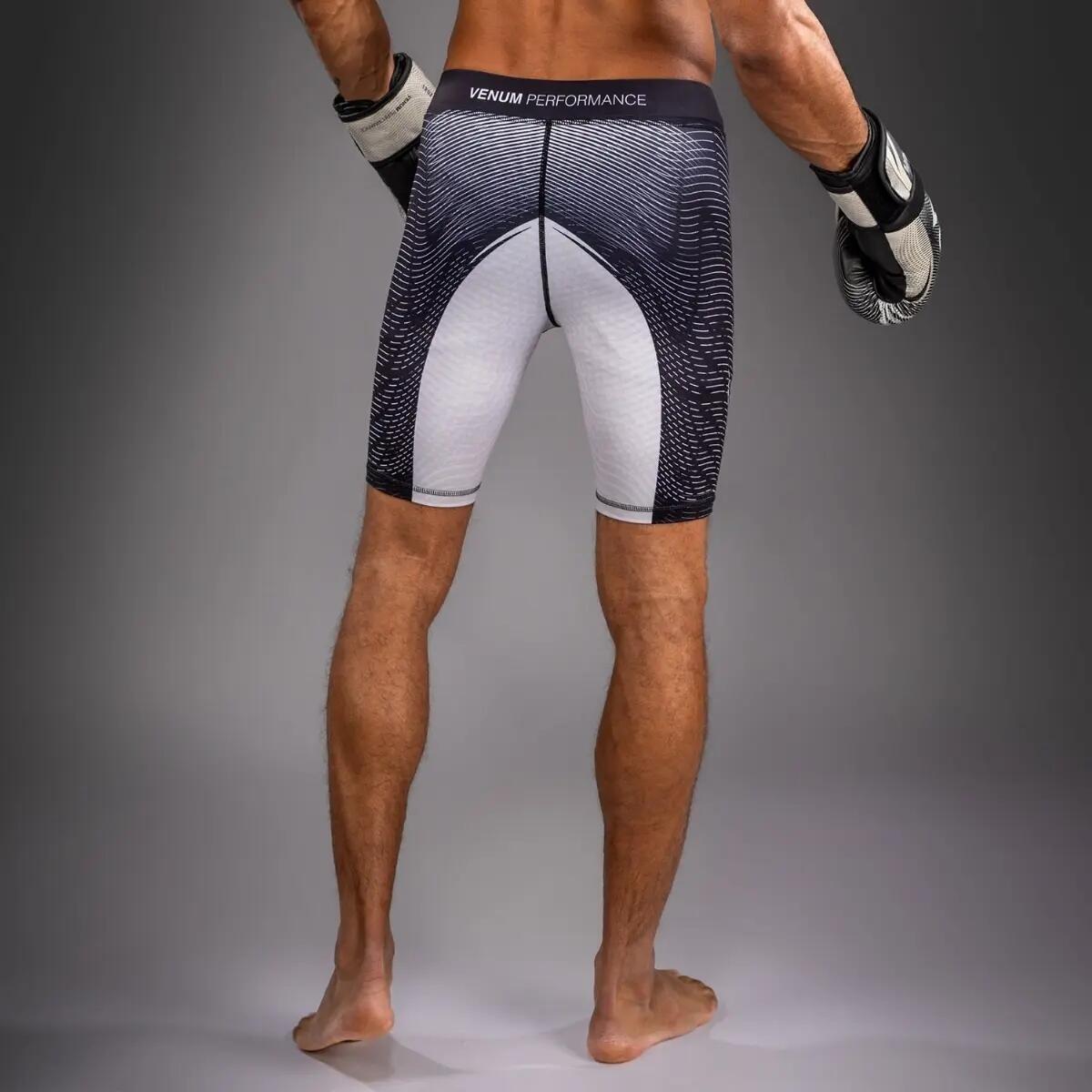 Vale Tudo Shorts Venum Galactic 3.0 Weiss/Schwarz XL 5/7