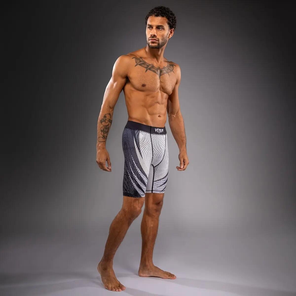Vale Tudo Shorts Venum Galactic 3.0 Weiss/Schwarz XL 3/7