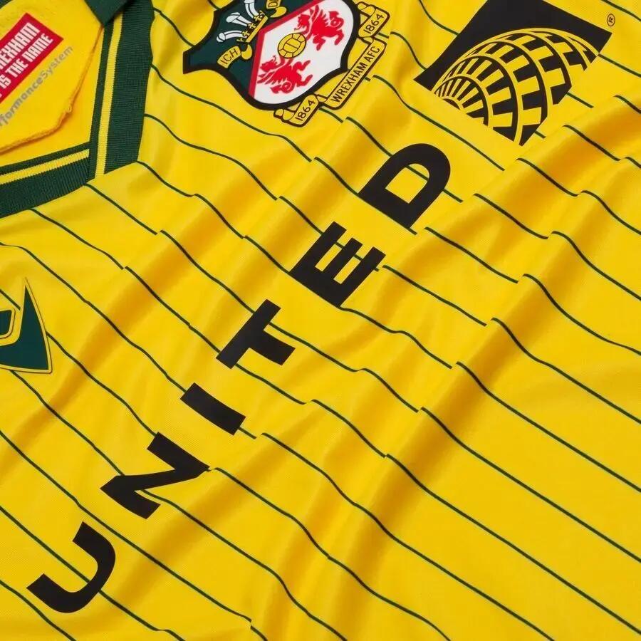 Equipación de visitante Wrexham AFC 2025/26 4/7