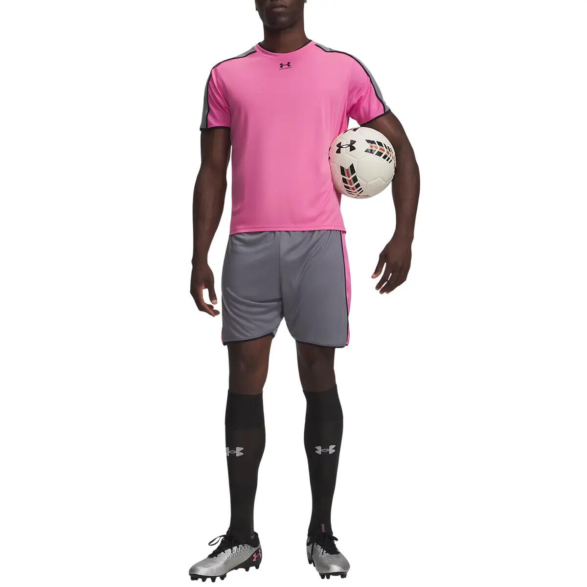 Short Homme Under Armour CHALLENGER TRAIN 4/4