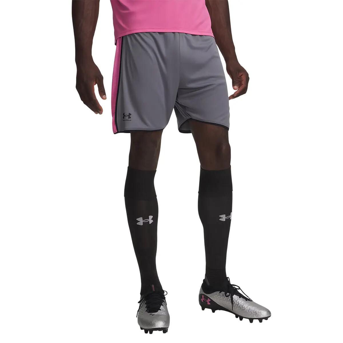 Short Homme Under Armour CHALLENGER TRAIN 2/4