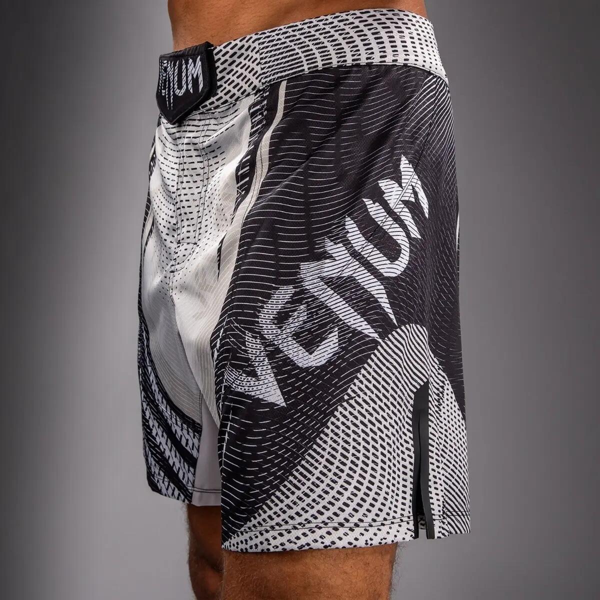 Kampfshorts Venum Galactic 3.0 Weiss/Schwarz XXL 6/9