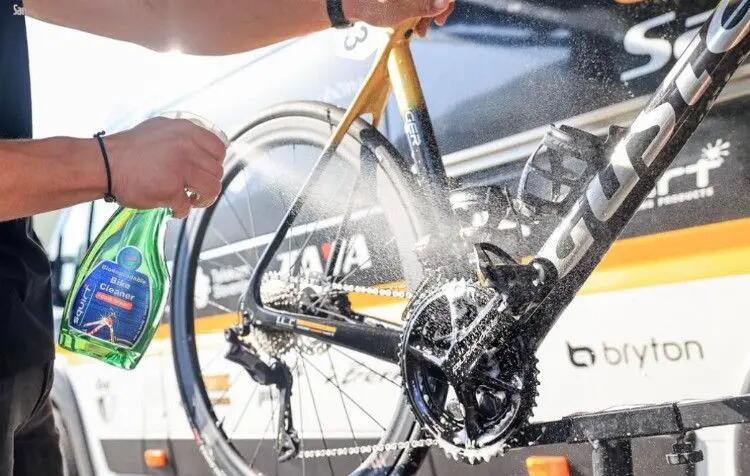 Squirt Bio Bike Wash koncentrat 3x30g z butelką spryskującą 5/5