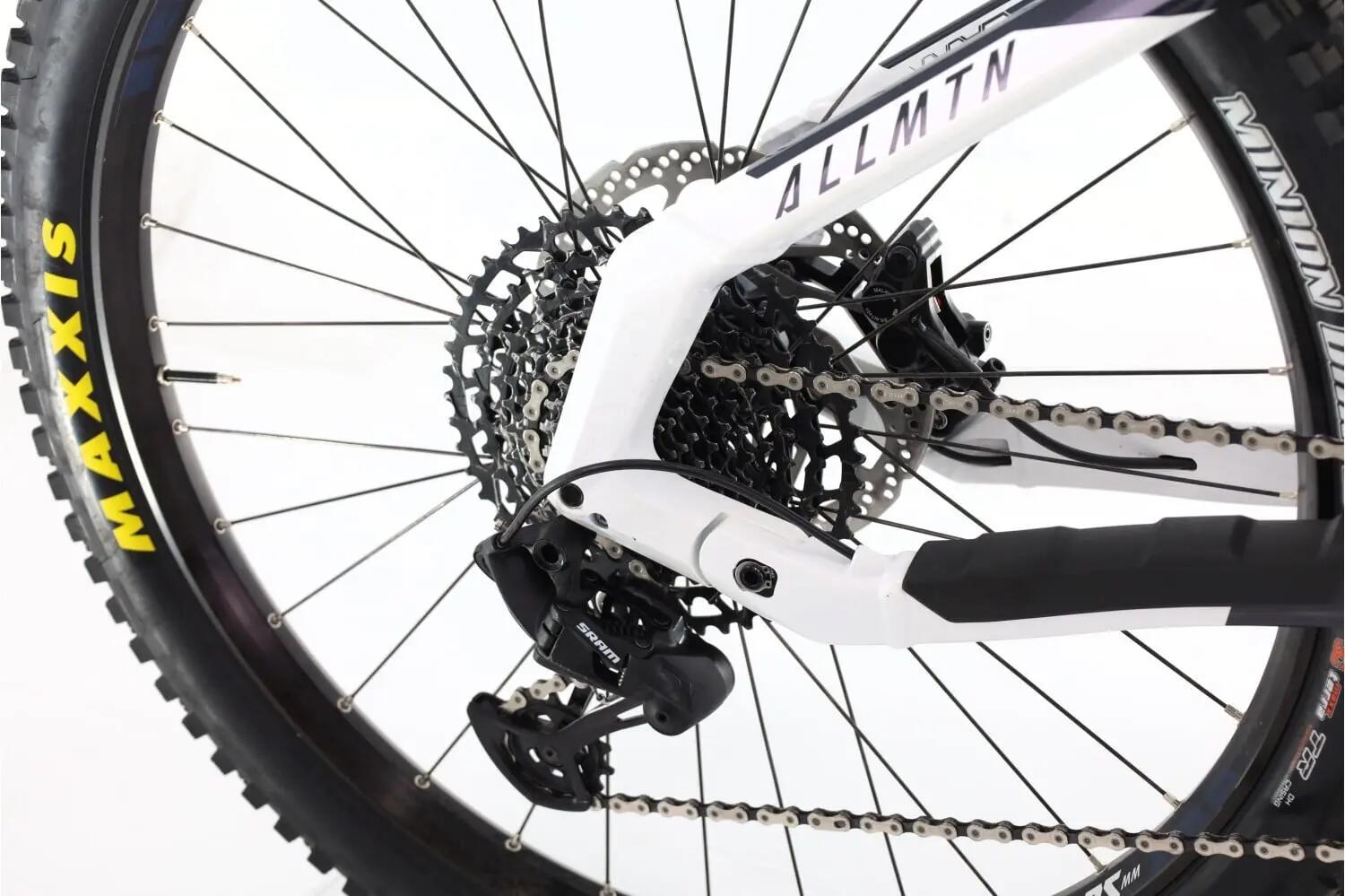 Ebike reconditionné ·  AllMtn 3 · Très bon état 3/8