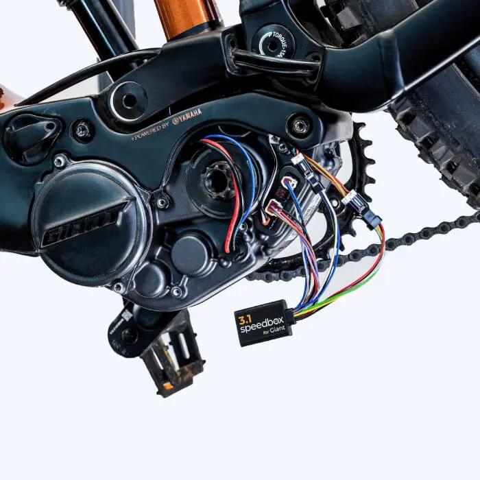 SpeedBox 3.1 BLUETOOTH dla silników GIANT RiderControl Go / tuning e-roweru 2/4