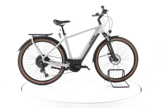 Segunda vida - Cube Touring Hybrid Pro 625 Trekking E-Bike - Muy buen estado