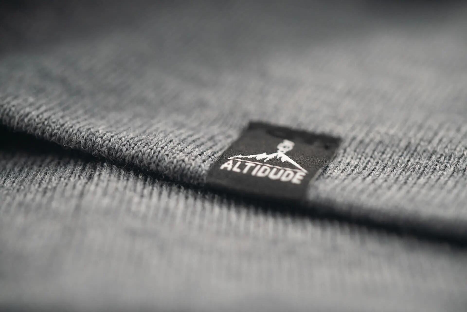 Motion – Grey 3/5