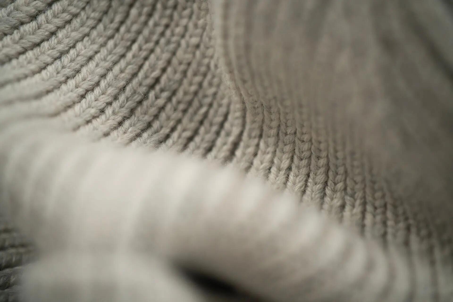 Solid – Light Grey 4/5